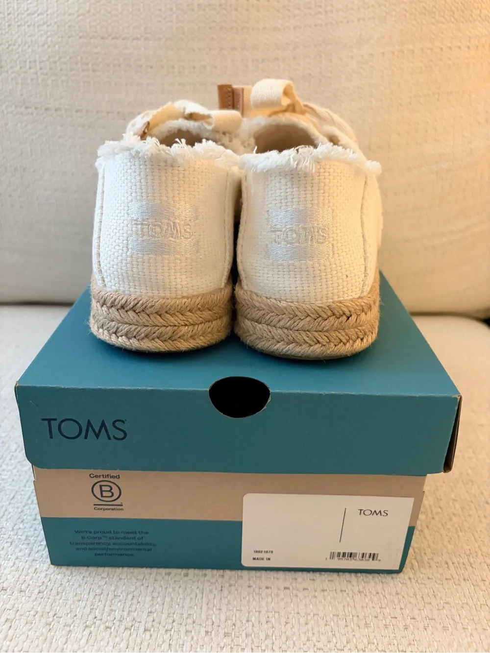 Toms lightweight cream